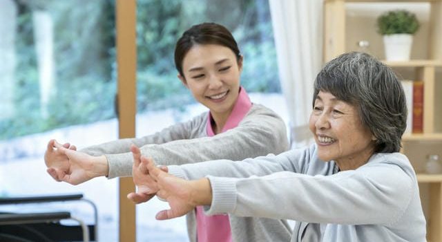 介護士転職のリアルな魅力と知られざる苦労を徹底解剖する